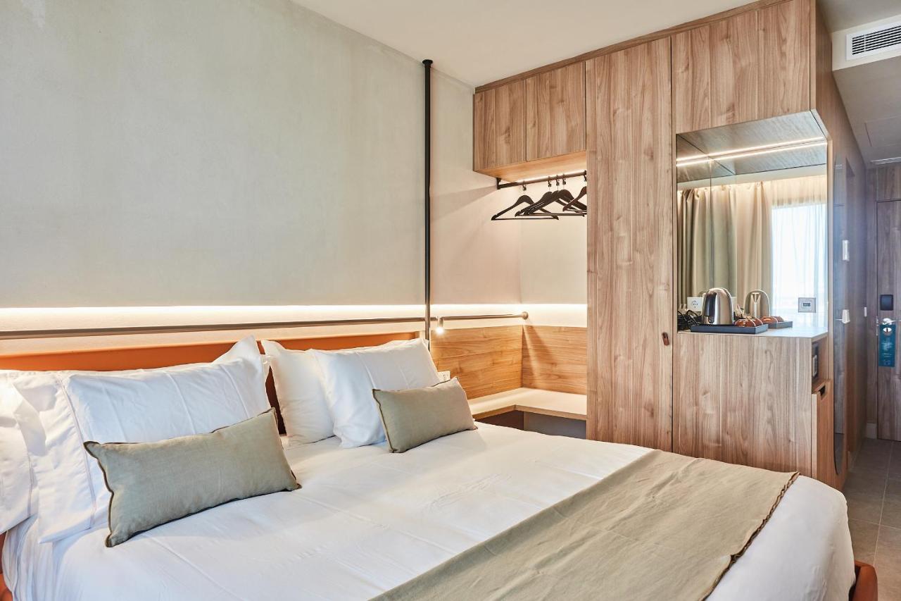 Double or Twin Room Pool View